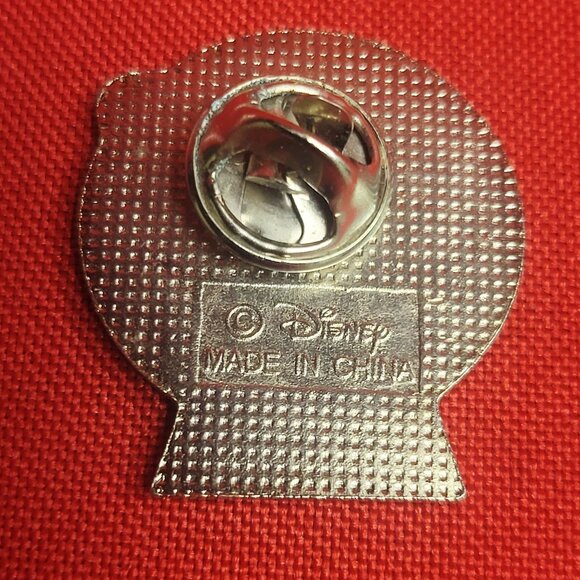 Disney American Express White Glove Treatment Pin - Picture 2 of 6